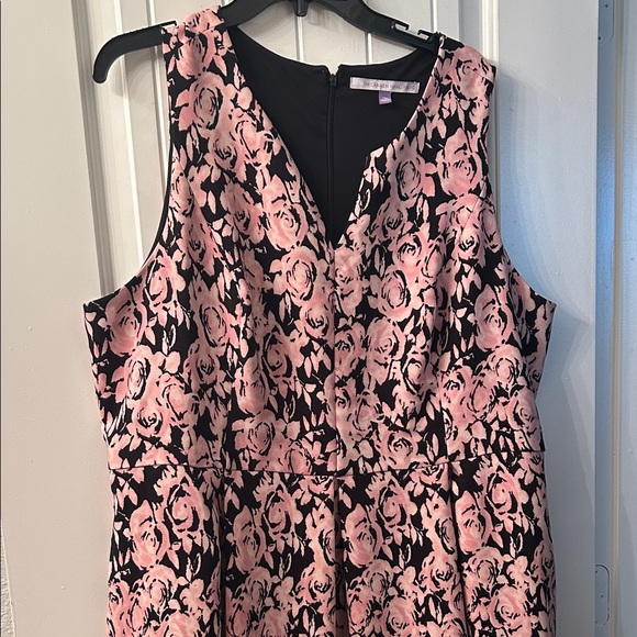 Cottage Core Floral Pink and Black Sleeveless Dress with pockets - Picture 2 of 13